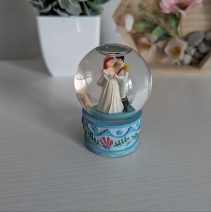 Disney The Little Mermaid Ariel Wedding Mini Snow Globe